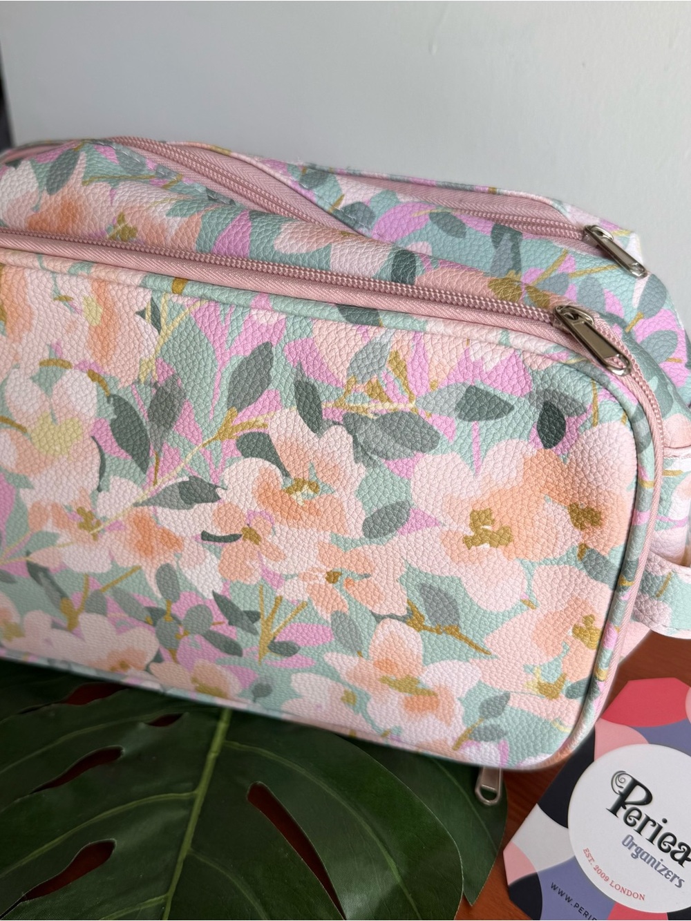 NWT Periea Dual-
Compartment Makeup Bag & Travel Organizer